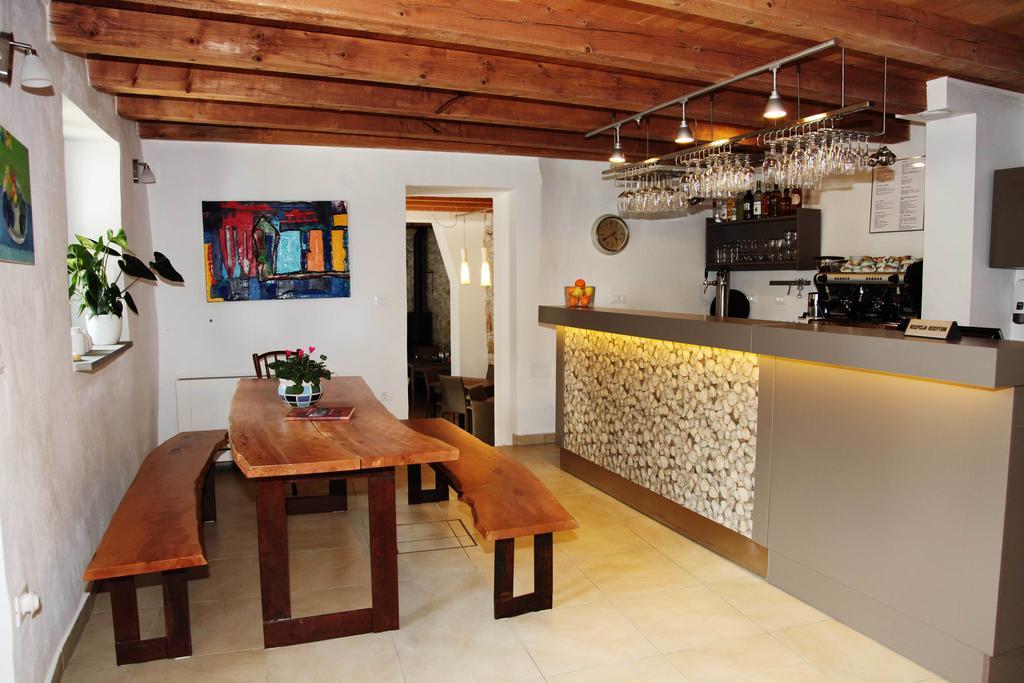Boutique Hotel Dvor Dobrovo Zewnętrze zdjęcie