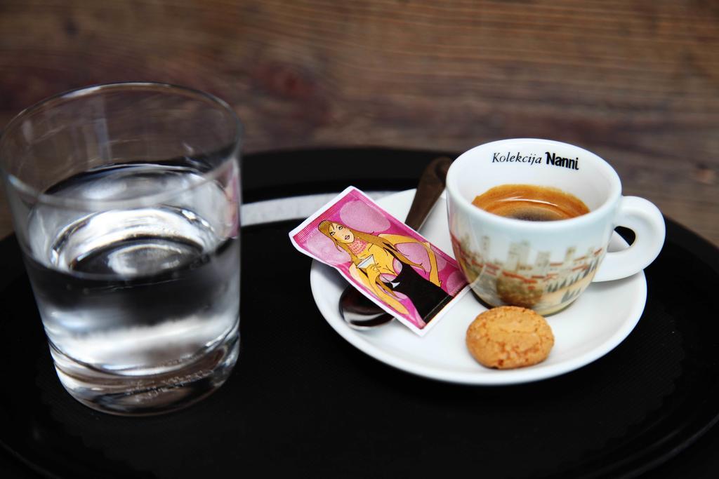 Boutique Hotel Dvor Dobrovo Zewnętrze zdjęcie