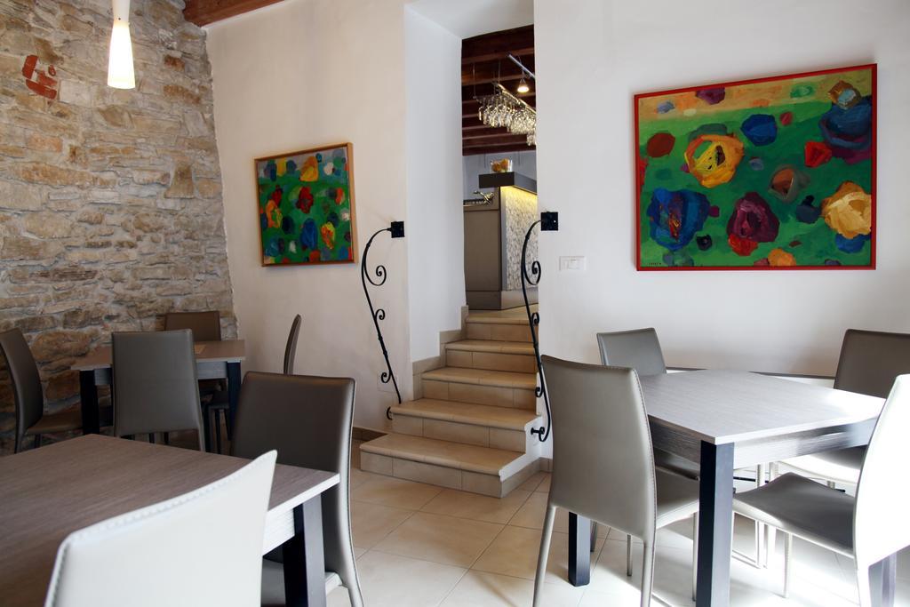Boutique Hotel Dvor Dobrovo Zewnętrze zdjęcie