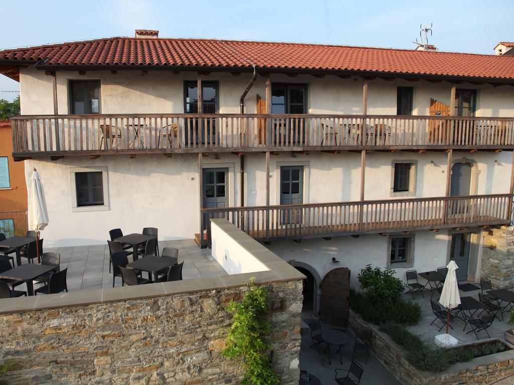 Boutique Hotel Dvor Dobrovo Zewnętrze zdjęcie