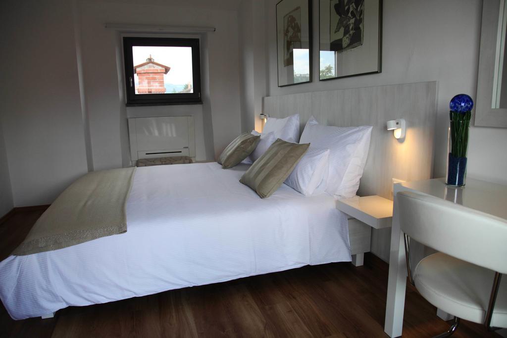 Boutique Hotel Dvor Dobrovo Pokój zdjęcie