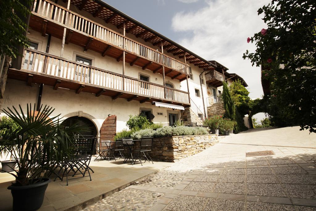Boutique Hotel Dvor Dobrovo Zewnętrze zdjęcie